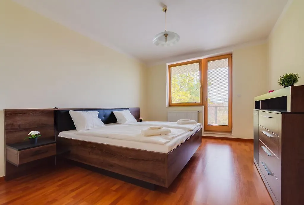 Apartment Pod Stupni 9 Prag