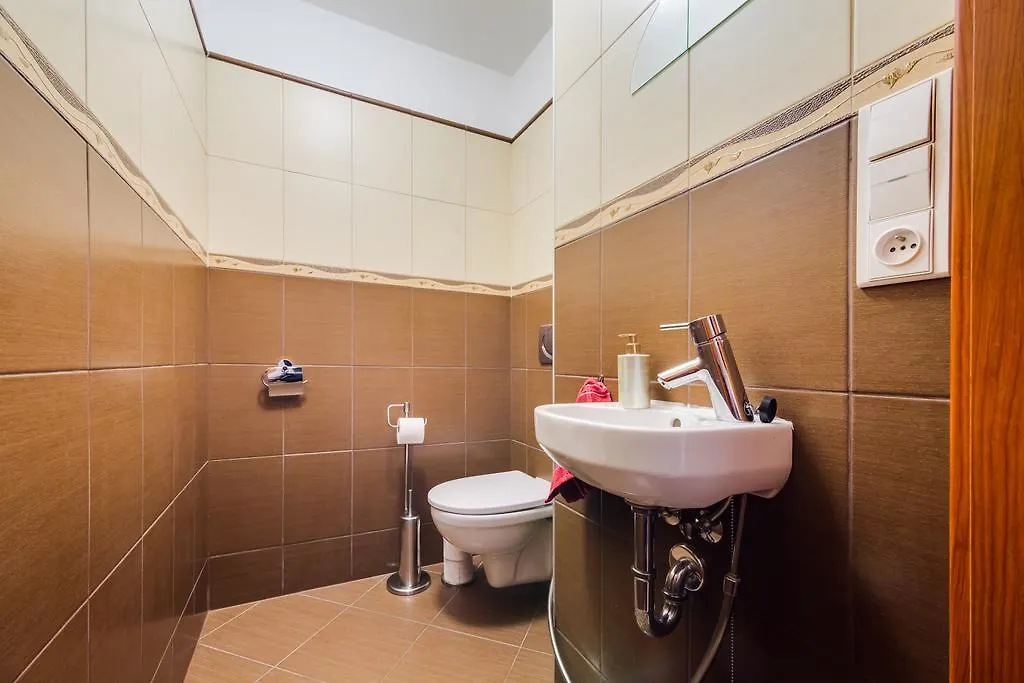 Apartment Pod Stupni 9 Prag
